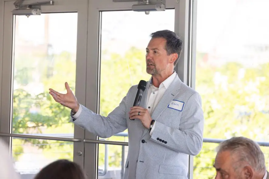 Kevin Smith speaking to a crowd